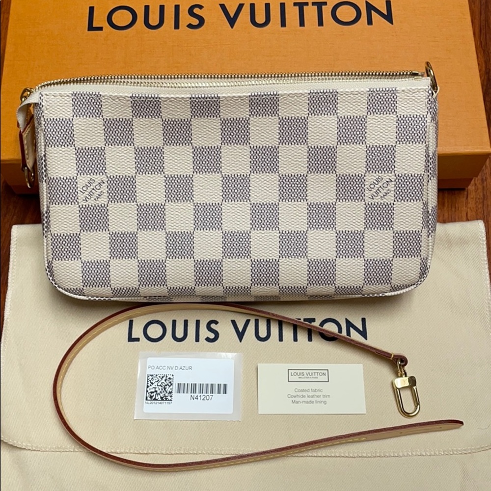 🛑SOLD🛑 LV Pochette Accessoires Damier Azur - Picture 2 of 11